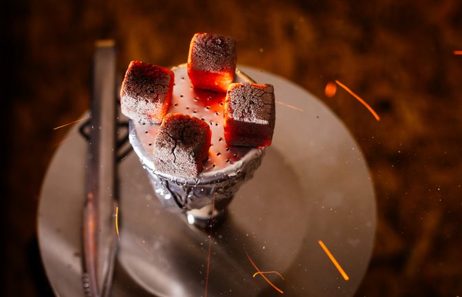 Für Kinder und Jugendliche ist der Zugang zu einer Shisha Bar nicht gestattet.<span class='image-autor'>Foto: Losev Artyom / shutterstock.com</span>