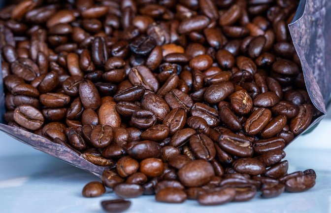 Händler senken Preise für Markenkaffee (Symbolfoto).<span class='image-autor'>Foto: Jens Büttner/dpa/Jens Büttner</span>