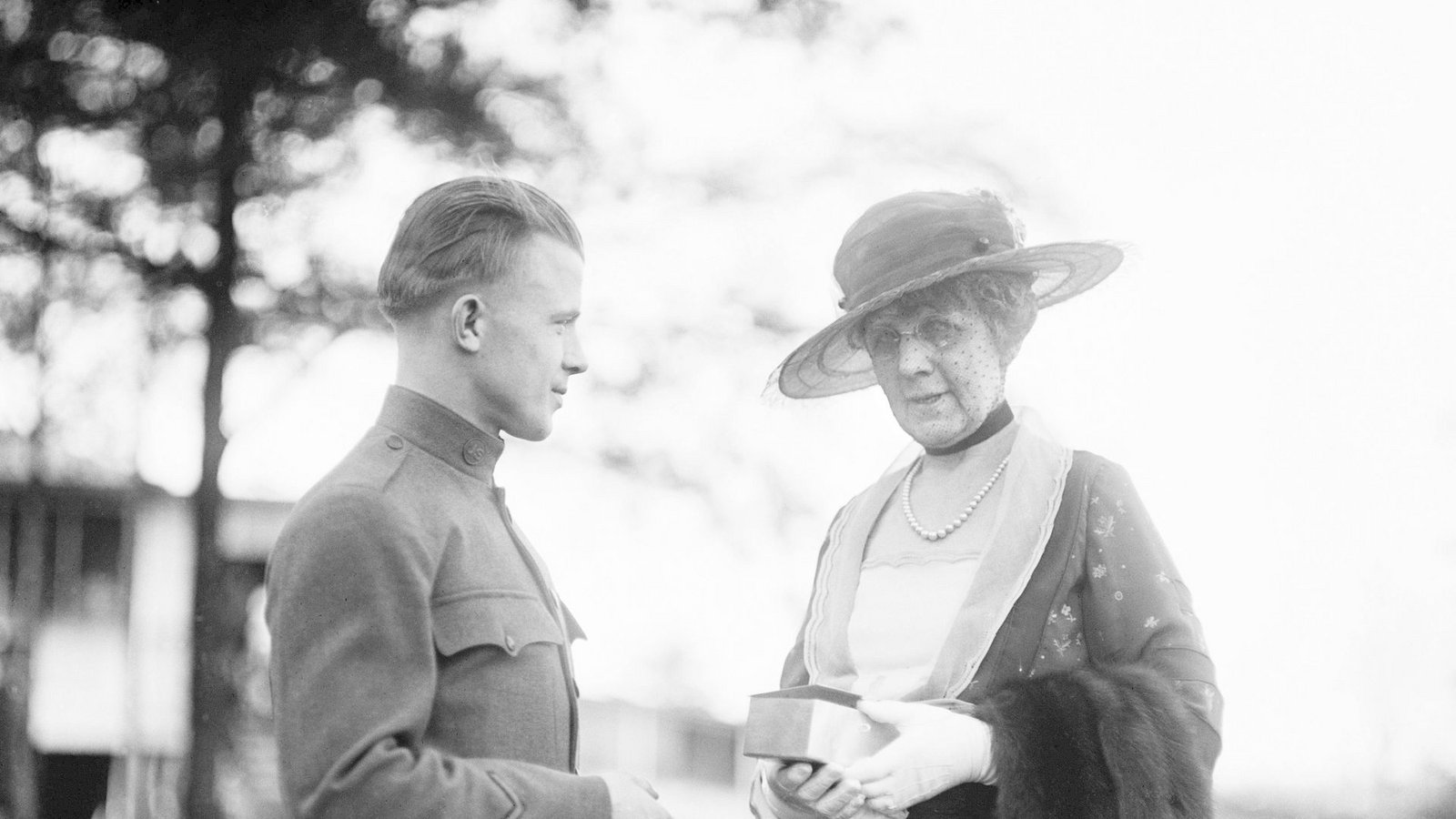 Florence Harding (First Lady von 1921 bis 1923): Ihr Mann Warren G. Harding nannte sie liebevoll „Boss“ – Florences Einfluss im Weißen Haus war gewaltig. Sie gab extravagante Partys, was ihr den Spitznamen „The Duchess“ einbrachte.Foto: imago images / ZUMA Wire