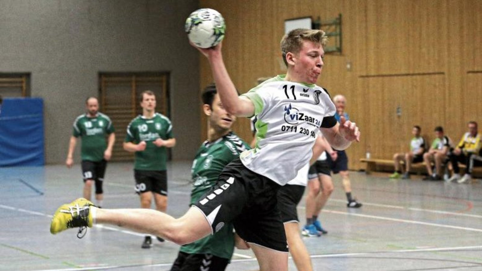 Lauf- und sprunggewaltig präsentiert sich Vincent Fischer bei den Oberriexinger Handballern. Wohin die Reise nach dem zweiten Aufstieg in Folge geht, ist völlig offen. Foto: Küppers