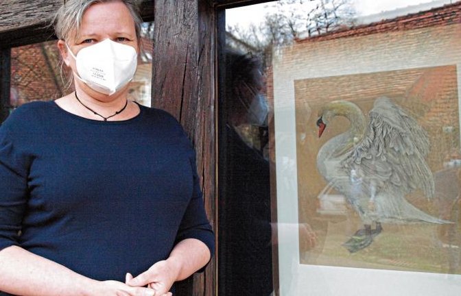 Auch ein Schwanenbild zeigt, wie überzeugend die Künstlerin Béatrice Bothe schillerndes Leben auf Papier bannt.  Foto: Filitz