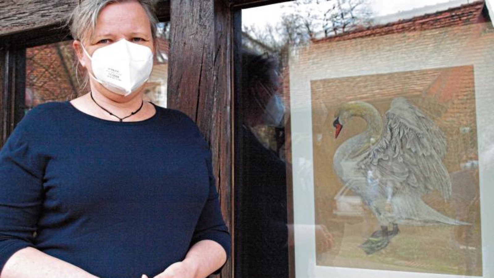 Auch ein Schwanenbild zeigt, wie überzeugend die Künstlerin Béatrice Bothe schillerndes Leben auf Papier bannt.  Foto: Filitz