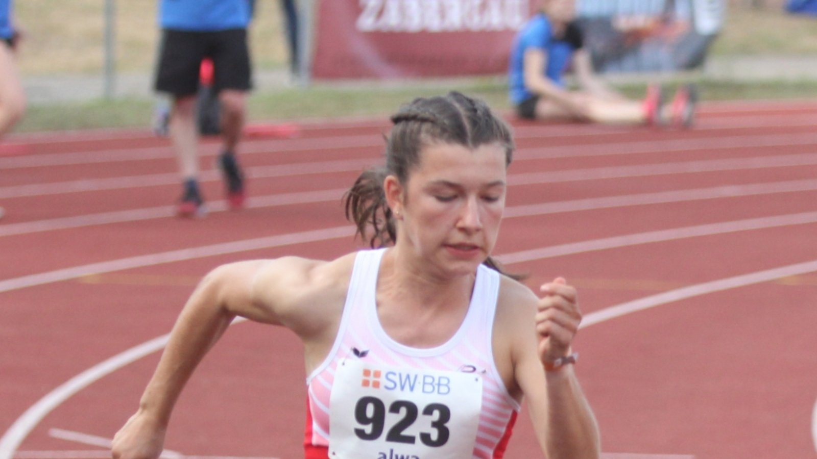 Jugendleichtathletik, Leichtathletik, Saison 2022, 15. nationales Abendsportfest der LG Neckar-Enz im Ellentalstadion (Ellental) in Bietigheim-Bissingen, 100 Meter, U18 weiblich, Annika Metzger (LG Neckar-Enz) aus Illingen