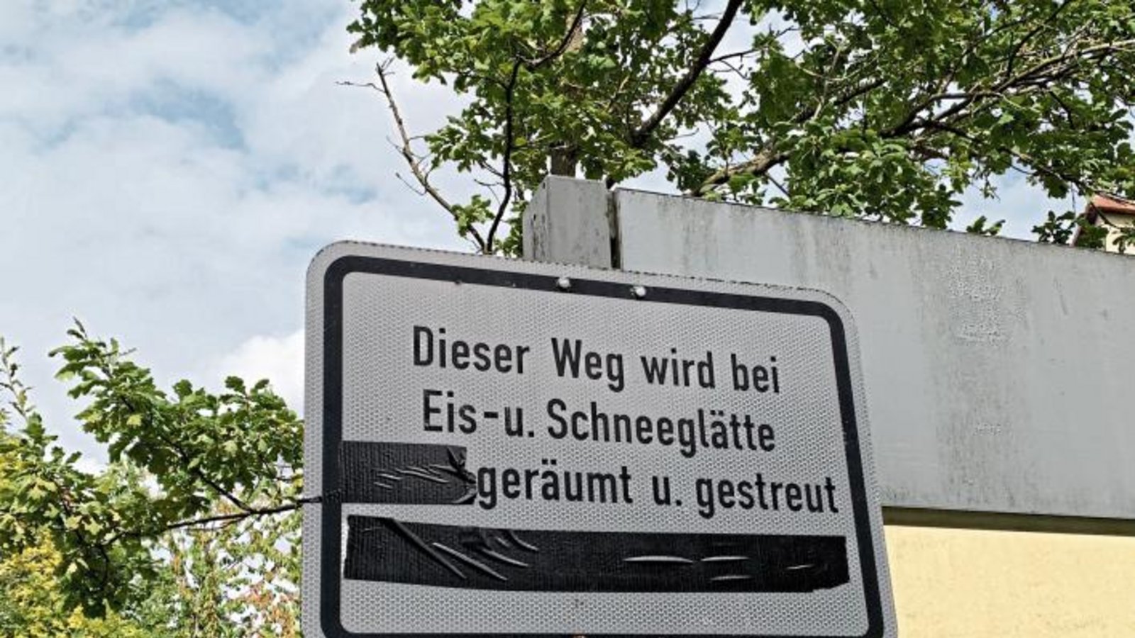 Es war einmal ... eine Wunschvorstellung von Pendlern, fotografiert am Vaihinger Bahnhof von Mara Walz aus Ensingen.