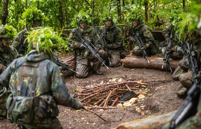 Reservisten der Bundeswehr bei einer Übung<span class='image-autor'>Foto: dpa/Christoph Schmidt</span>