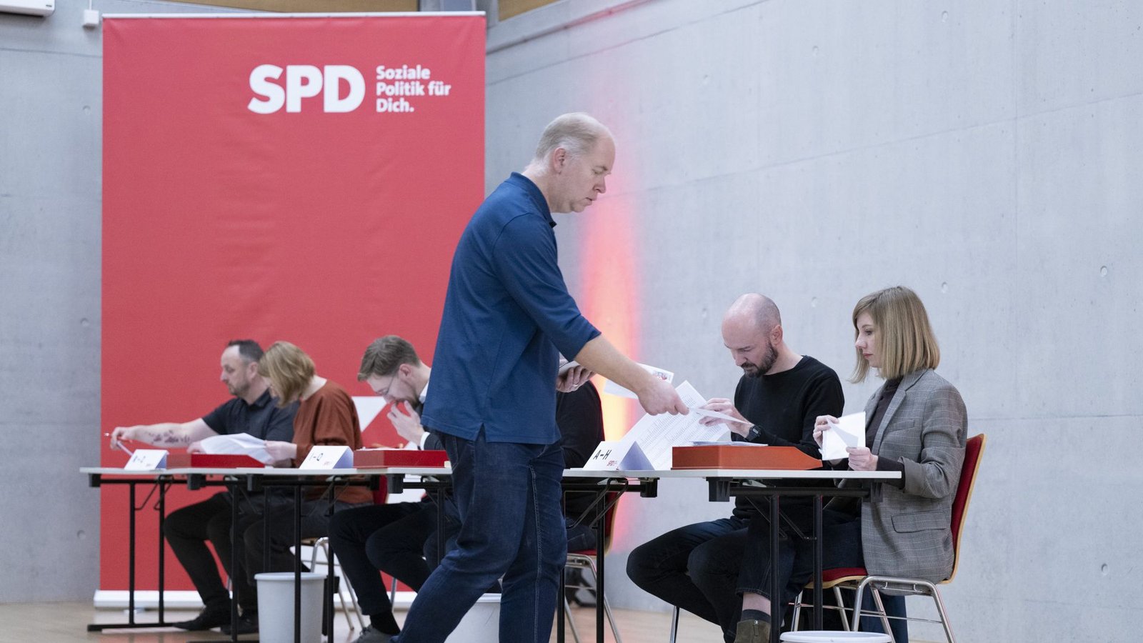 CDU und SPD sind bei Abstimmungen im Landtag künftig auf Stimmen aus anderen Fraktionen angewiesen.Foto: dpa/Sebastian Kahnert CDU und SPD sind bei Abstimmungen im Landtag künftig auf Stimmen aus anderen Fraktionen angewiesen.Foto: dpa/Sebastian Kahnert