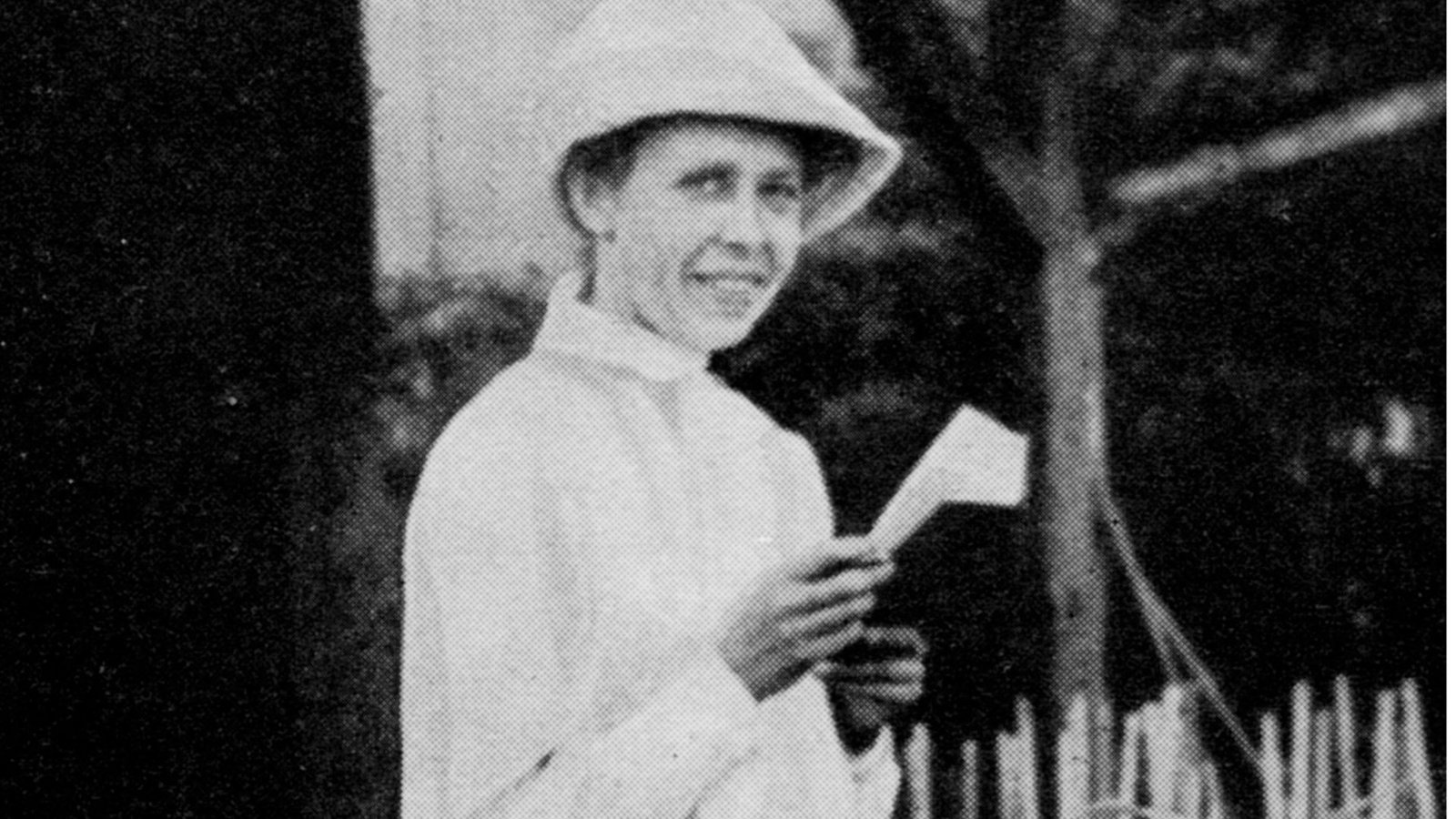 „Ich legte das Ohr an den Boden und es schien mir, als als seien die Pflanzen froh, etwas über die Geheimnisse ihres Wachstum erzählen zu können“, schrieb Margarete von Wrangell.Foto: Universität Hohenheim