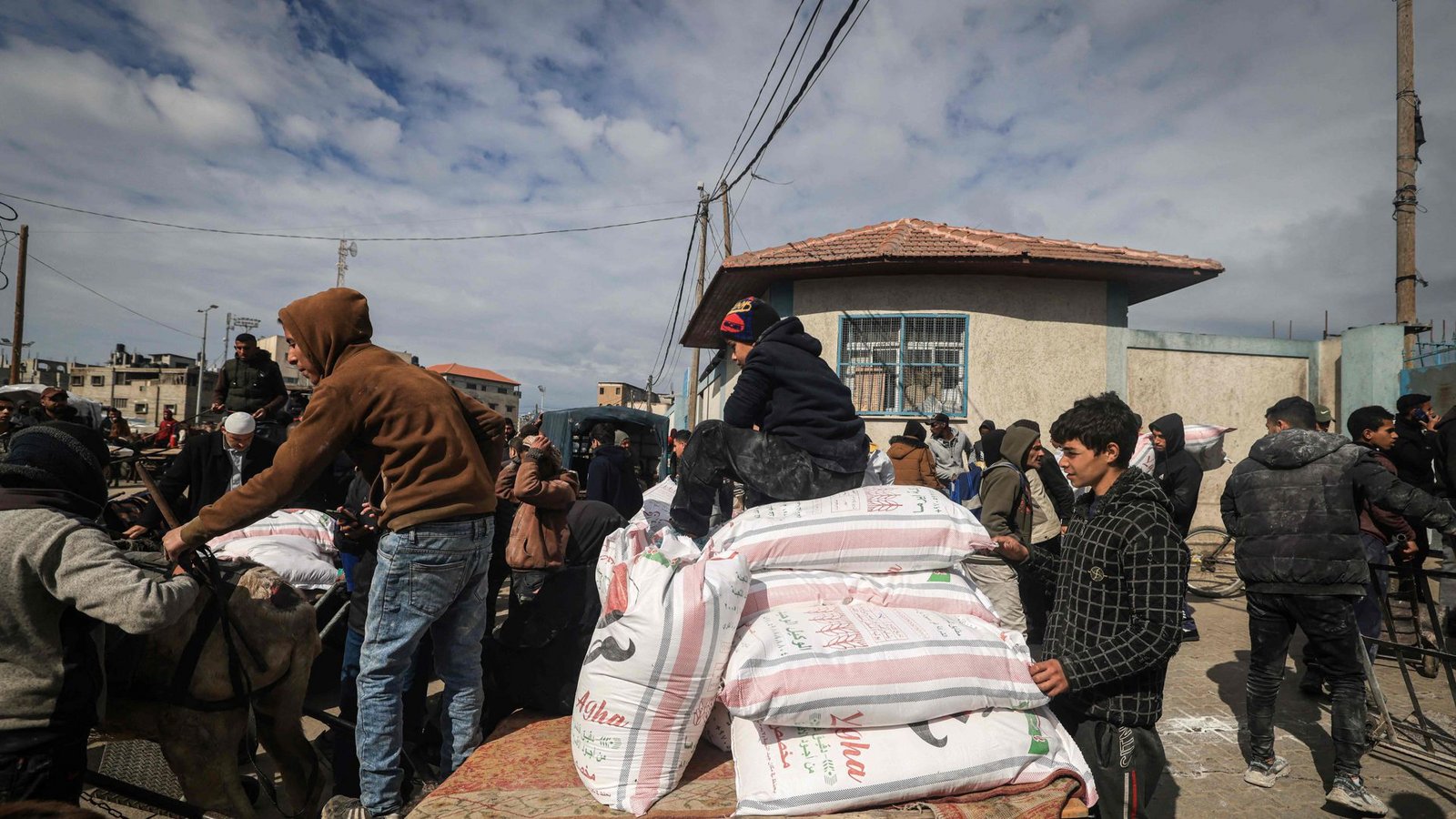 UNRWA ist in Gaza auch an der Verteilung von Lebensmitteln beteiligt.Foto: AFP UNRWA ist in Gaza auch an der Verteilung von Lebensmitteln beteiligt.Foto: AFP