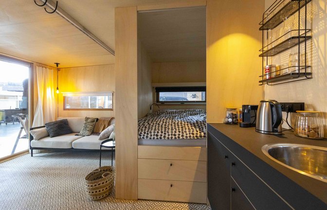 Viele könnten sich ein Leben in einem Kleinsthaus gut vorstellen:   Ein ausgestelltes Tiny House auf der New Housing Messe in Karlsruhe vom 27. bis 29. Juni.<span class='image-autor'>Foto: Jürgen Roesner Karlsruhe</span>