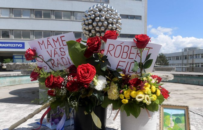 Der Zustand des 59-jährigen Regierungschefs sei aber weiter „ernst“.<span class='image-autor'>Foto: AFP/FERENC ISZA</span>