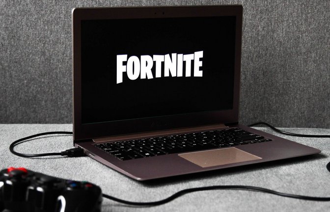 Fans des Videospiels Fortnite warten gespannt auf die neue Season. Aber wann ist es soweit?<span class='image-autor'>Foto: imago images/NurPhoto/Jakub Porzycki via www.imago-images.de</span>