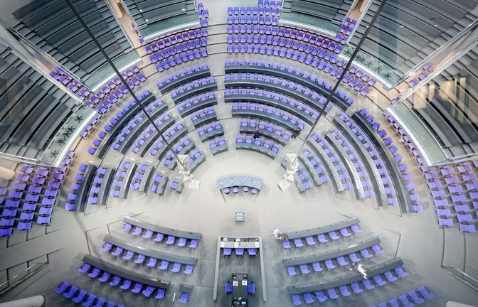 Blick in den Plenarsaal des Bundestags.<span class='image-autor'>Kay Nietfeld/dpa</span>