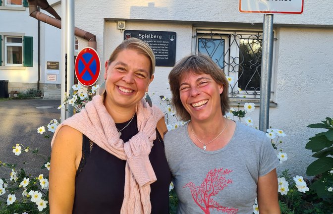 Spielbergs Ortsvorsteherin Viola Lepp (links) und ihre Häfnerhaslacher Amtskollegin Claudia Volk. Fotos: Rieger