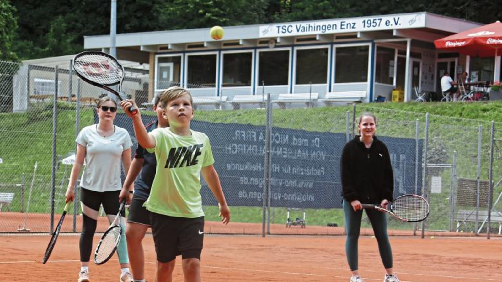 Beim Tenniscamp des TSC Vaihingen steht „Mäxle“ hoch im Kurs. Foto: Küppers