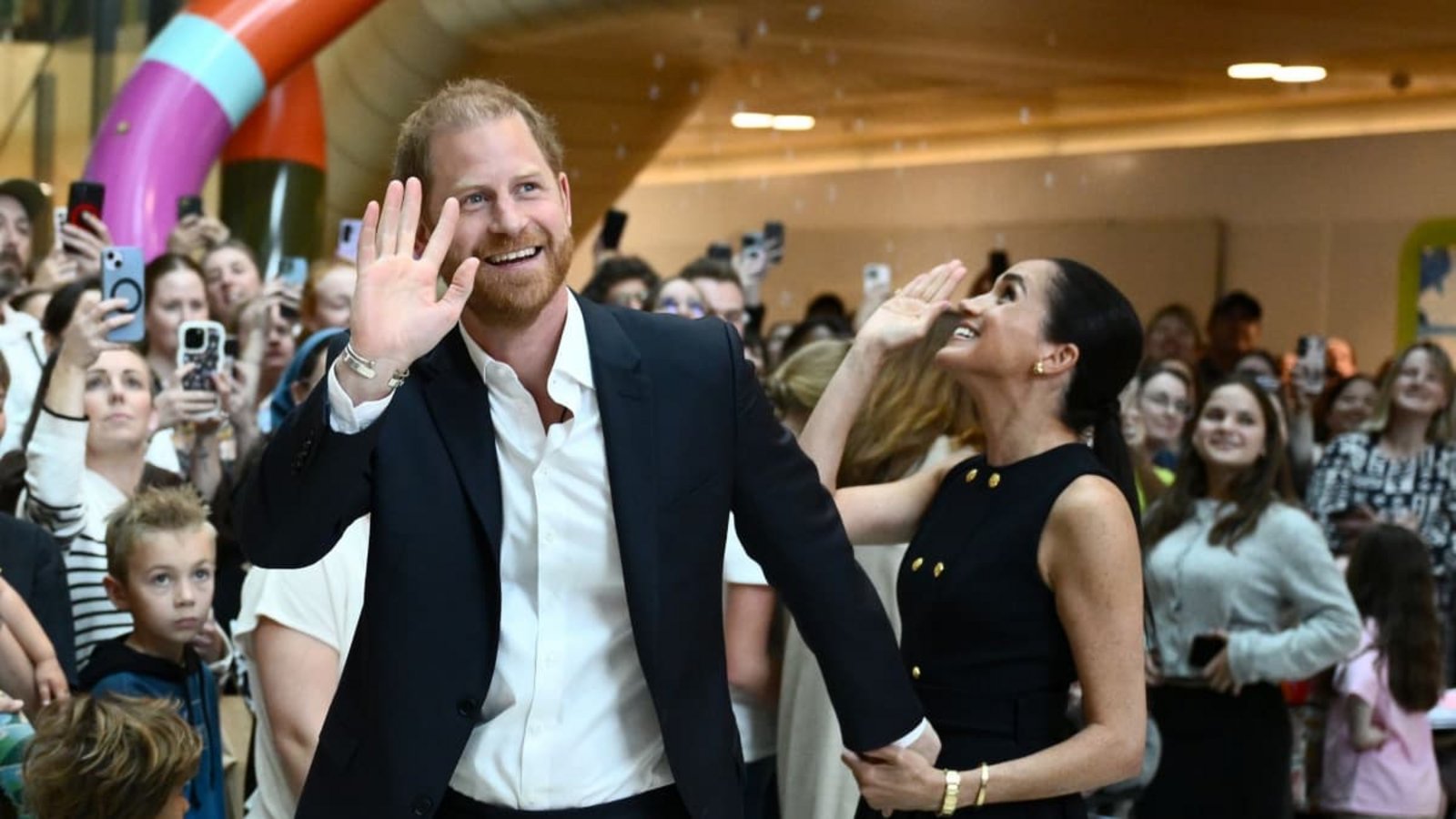 Der britische Prinz Harry und seine Frau Meghan planen übereinstimmenden Medienberichten zufolge eine Rückkehr in ihre frühere Heimat (Archivfoto).Joel Carrett/AAP/dpa Der britische Prinz Harry und seine Frau Meghan planen übereinstimmenden Medienberichten zufolge eine Rückkehr in ihre frühere Heimat (Archivfoto).Joel Carrett/AAP/dpa