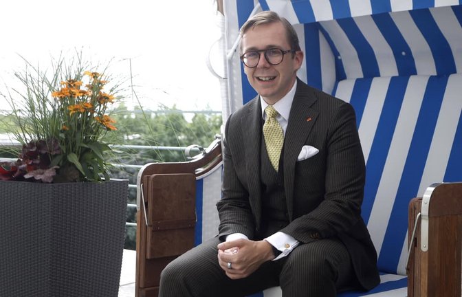 Philipp Amthor hatte auf dem Balkon des Kanzleramts einen hochwertigen Strandkorb platzieren lassen – jetzt ist er wieder weg.<span class='image-autor'>IMAGO/Berlinfoto</span>
