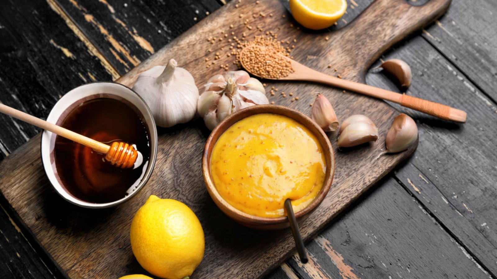 Hier finden Sie ein einfaches Grundrezept für Senf und 3 leckere Variationen.Foto: Pixel-Shot / Shutterstock.com Hier finden Sie ein einfaches Grundrezept für Senf und 3 leckere Variationen.Foto: Pixel-Shot / Shutterstock.com