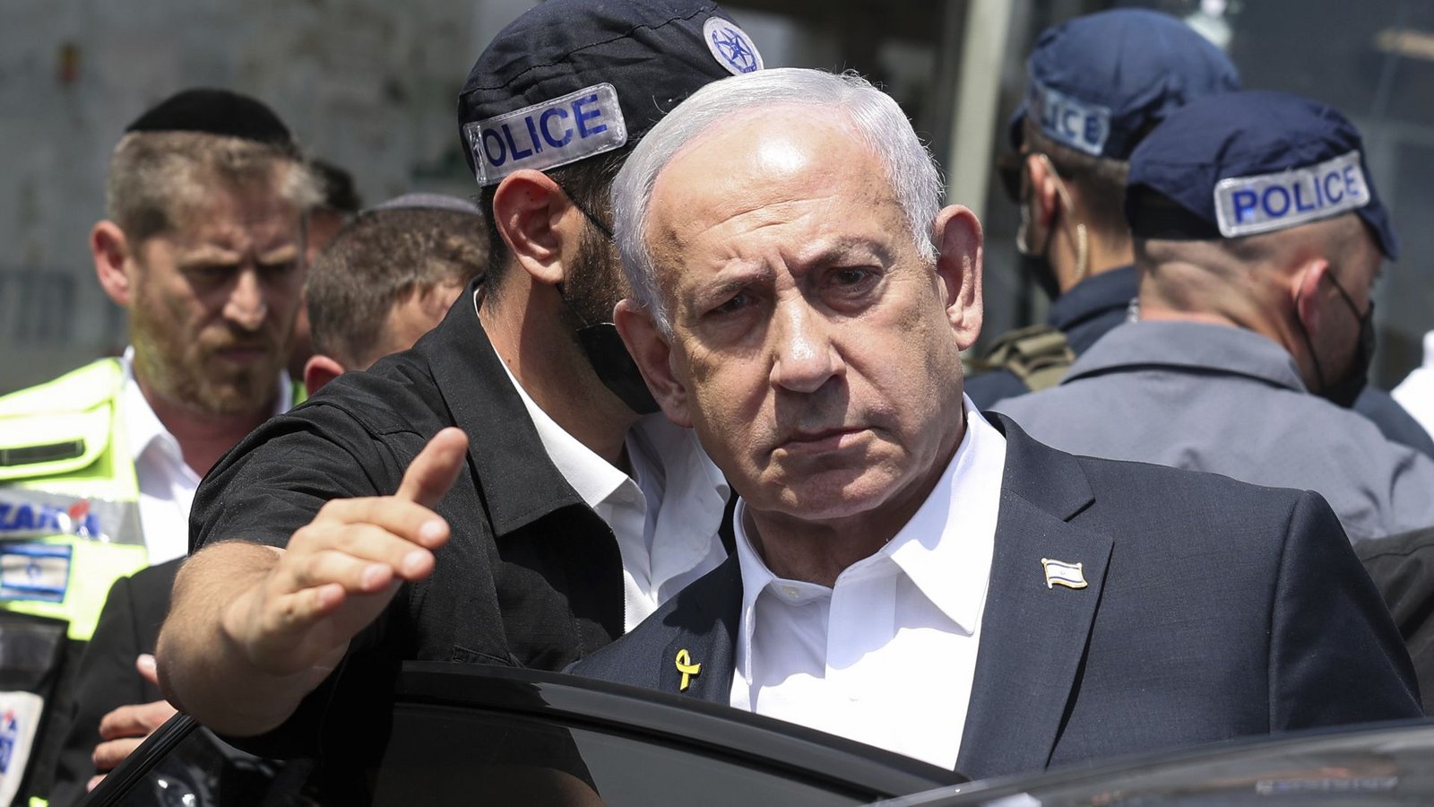 Benjamin Netanjahu: Die israelische Polizei hat einen Haftbefehl gegen seinen ehemaligen Berater erlassen (Archivfoto).Foto: Ronen Zvulun/Pool REUTERS/AP/dpa/Ronen Zvulun Benjamin Netanjahu: Die israelische Polizei hat einen Haftbefehl gegen seinen ehemaligen Berater erlassen (Archivfoto).Foto: Ronen Zvulun/Pool REUTERS/AP/dpa/Ronen Zvulun