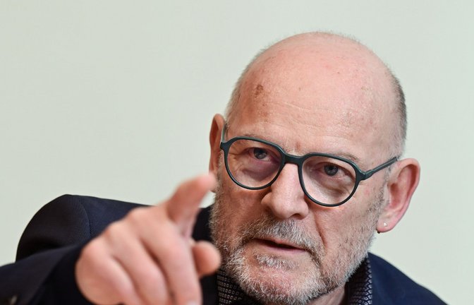 Nicht nur Verkehrsminister Winfried Hermann (Grüne) fürchtet um die Wettbewerbsfähigkeit in Deutschland.<span class='image-autor'>Foto: dpa/Bernd Weißbrod</span>
