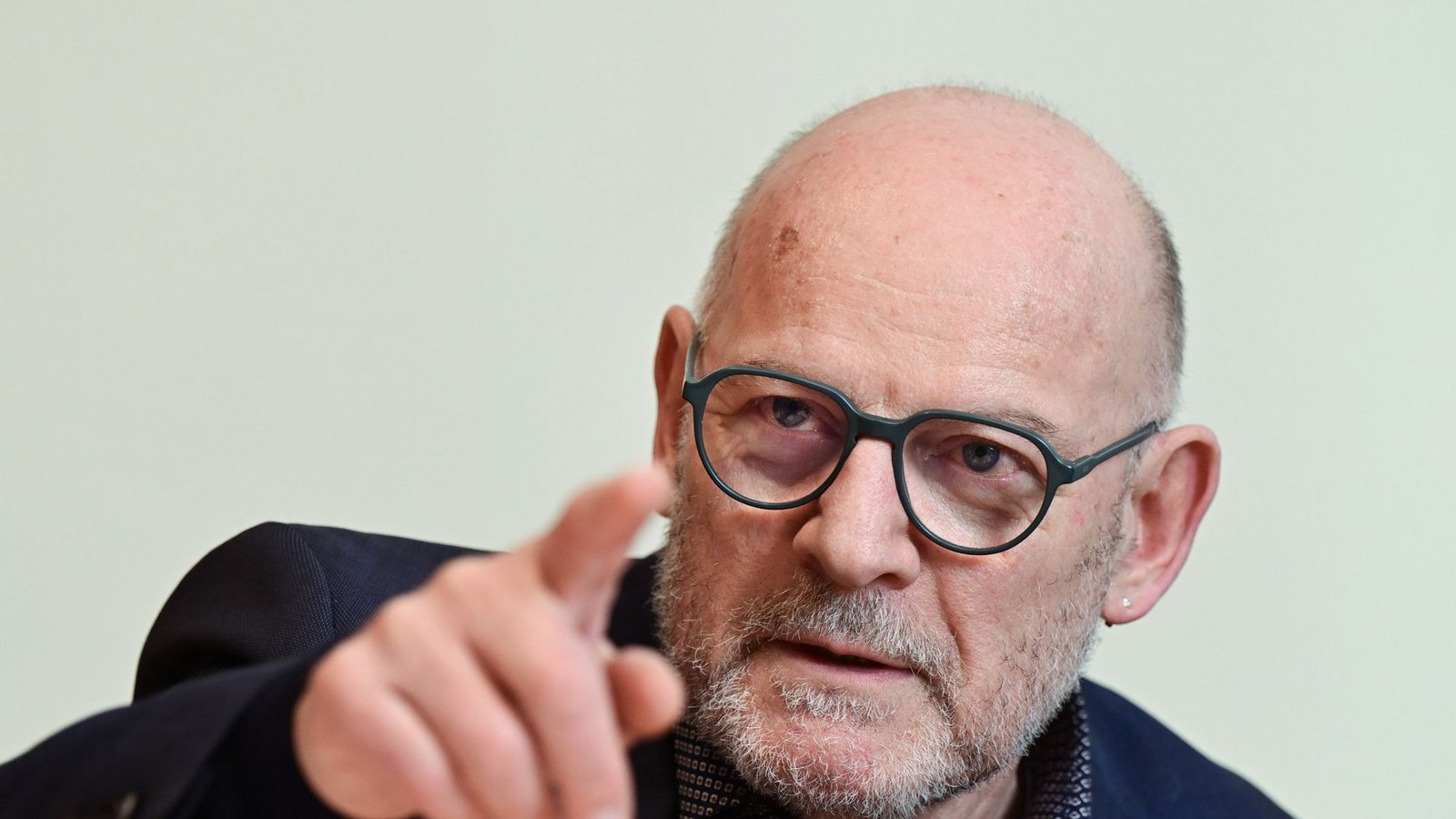 Nicht nur Verkehrsminister Winfried Hermann (Grüne) fürchtet um die Wettbewerbsfähigkeit in Deutschland.Foto: dpa/Bernd Weißbrod Nicht nur Verkehrsminister Winfried Hermann (Grüne) fürchtet um die Wettbewerbsfähigkeit in Deutschland.Foto: dpa/Bernd Weißbrod