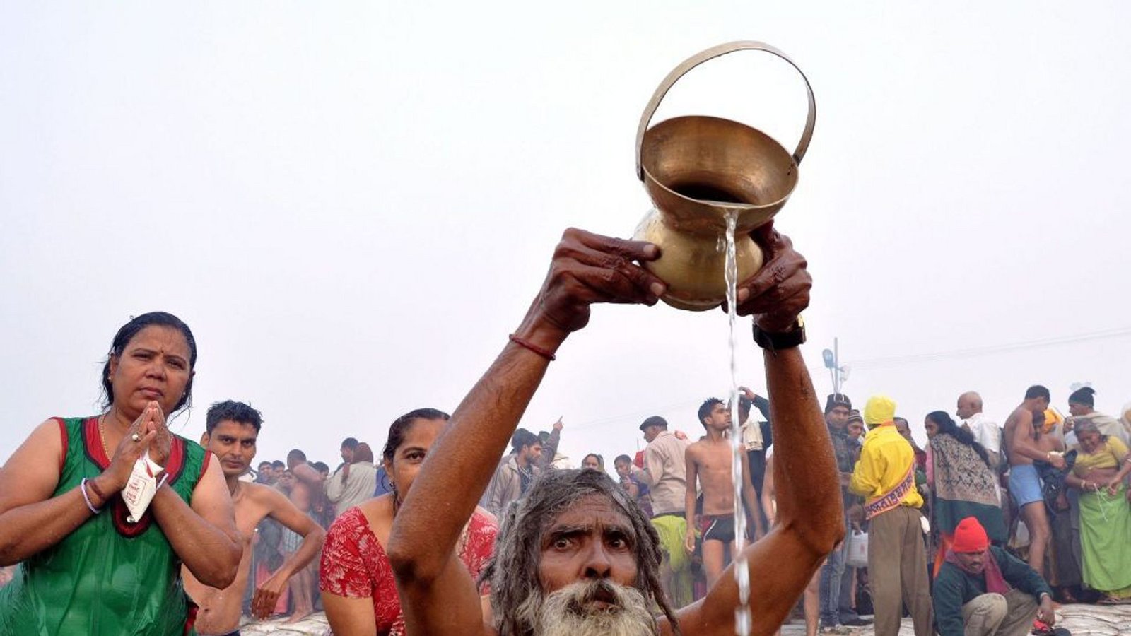 Für gläubige Hindus ist das Fasten ein wesentlicher Bestandteil ihres Daseins. Der völlige oder zeitweise Verzicht auf bestimmte Nahrungsmittel ist allerdings nicht generell wie im Islam geregelt, sondern richtet sich nach Familienbräuchen, den Vorgaben von Gurus und Sadhus (heilige Männer).Foto: dpa Für gläubige Hindus ist das Fasten ein wesentlicher Bestandteil ihres Daseins. Der völlige oder zeitweise Verzicht auf bestimmte Nahrungsmittel ist allerdings nicht generell wie im Islam geregelt, sondern richtet sich nach Familienbräuchen, den Vorgaben von Gurus und Sadhus (heilige Männer).Foto: dpa
