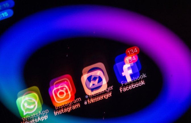 Auf Online-Plattformen werden Minderjährige bisweilen mit dubiosen Angeboten gelockt. Das soll sich nach dem Willen der EU ändern.<span class='image-autor'>Foto: Jens Büttner/dpa</span>