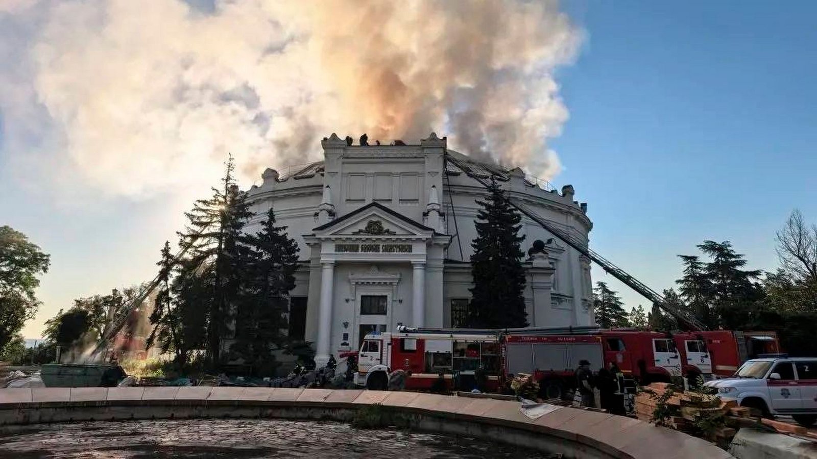 In Sewastopol traf ein ukrainischer Drohnenangriff ein Geschichtsmuseum.Foto: Uncredited/Sevastopol mayor Mikhail Razvozhaev telegram channel/AP/dpa