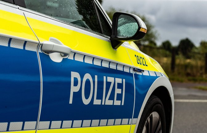 In Herbrechtingen rücken mehrere Streifenwagen an, nachdem ein Mann Einbrecher im Kindergarten vermutet hatte (Symbolbild).<span class='image-autor'>Foto: IMAGO/Fotostand/ Gelhot</span>