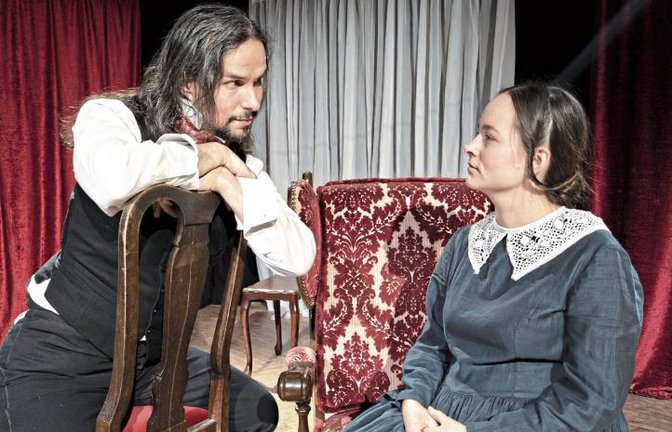 Patrick Weiß als Mr. Rochester und Annalena Grihn als Jane Eyre. Foto: Fydrich