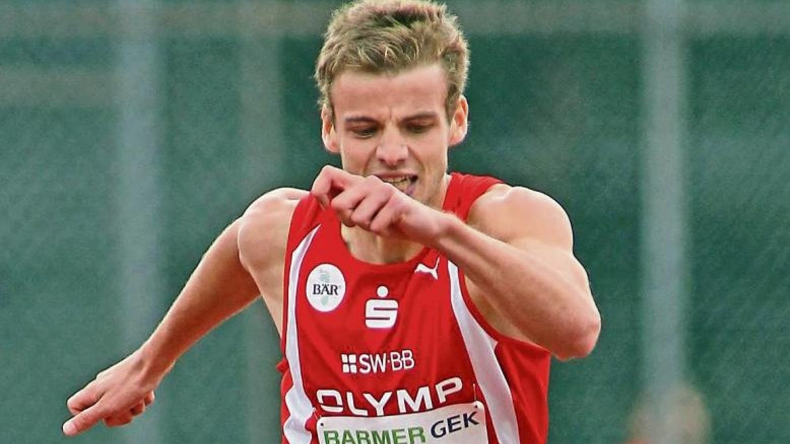 Der amtierende Deutsche Meister über 400 Meter Hürden, Felix Franz (links), und Daniela Daubner – geborene Ferenz – werden auch in Zukunft im roten Dress der LG Neckar-Enz bei nationalen Wettkämpfen an den Start gehen. Fotos: Görlitz, privat