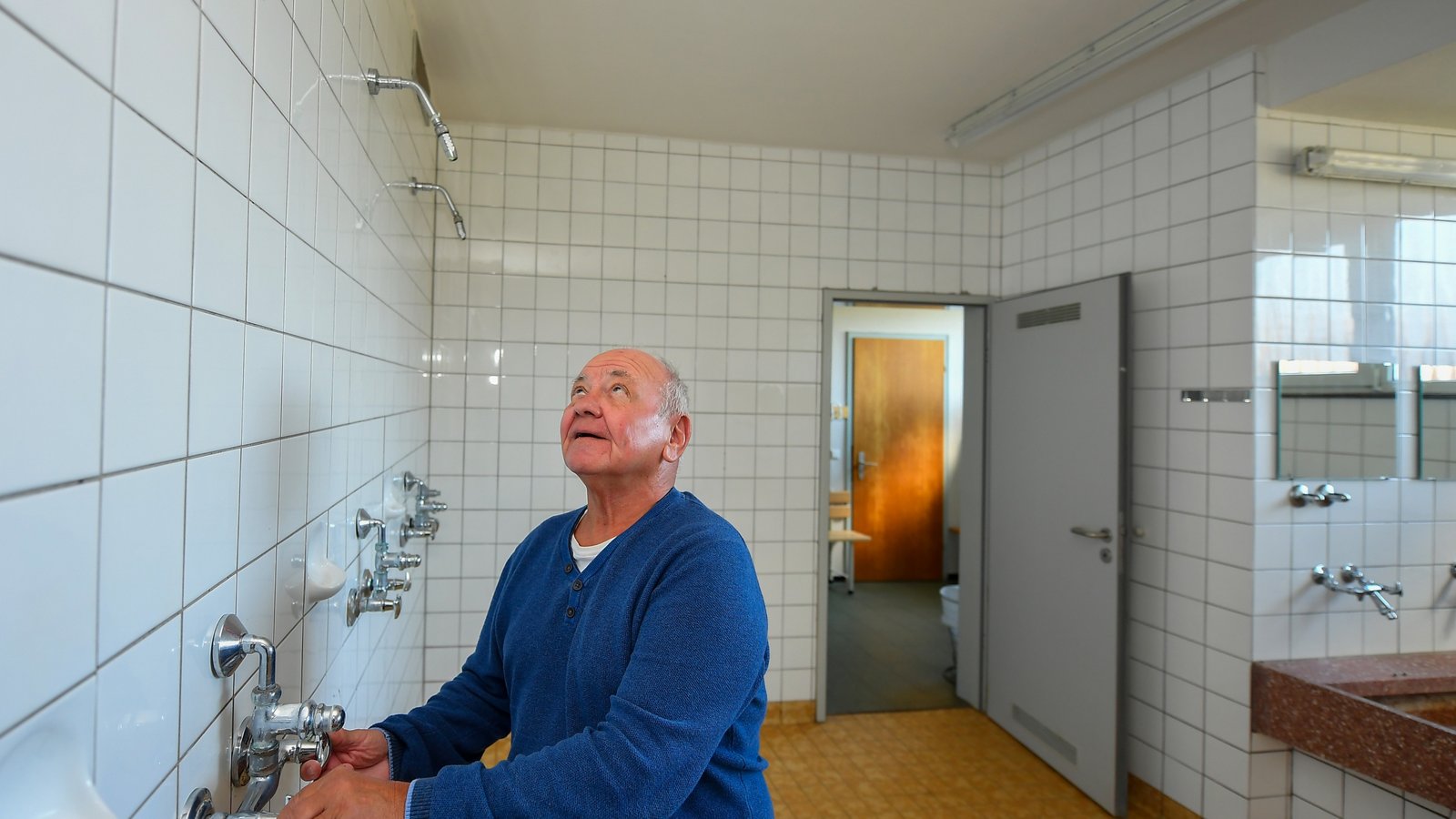 In den städtischen Sporthallen wie hier in Kleinsachsenheim kann nur noch kalt geduscht werden. Weil viele Sportler nun zu Hause duschen, wird in den Hallen viel Energie gespart.  Foto: Kalb