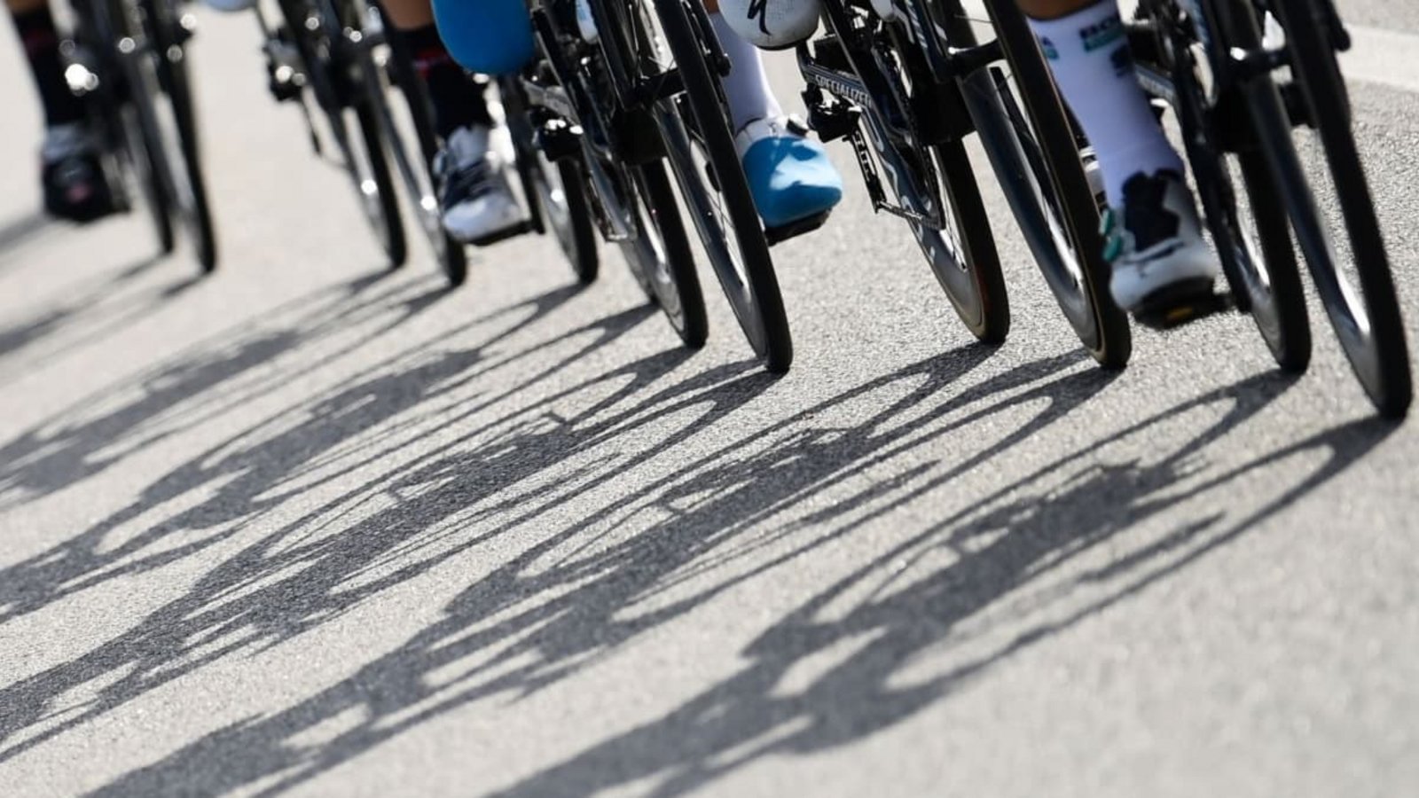 In Italien ist ein Autofahrer absichtlich in eine Gruppe von Radsportlern gefahren (Symbolbild).Fabio Ferrari/LaPresse via ZUMA Press/dpa In Italien ist ein Autofahrer absichtlich in eine Gruppe von Radsportlern gefahren (Symbolbild).Fabio Ferrari/LaPresse via ZUMA Press/dpa