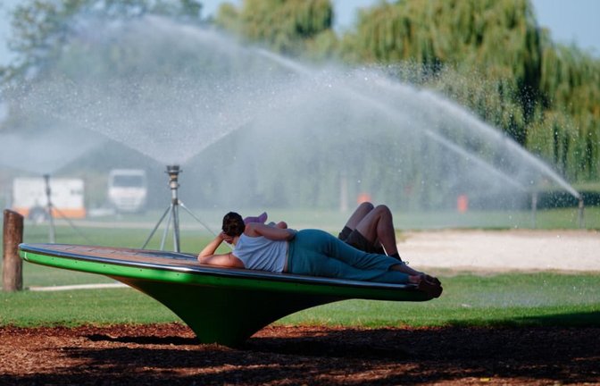 Die Temperaturen sollen am letzten Werktag der Woche auf bis zu 38 Grad Celsius steigen.<span class='image-autor'>Uwe Anspach/dpa</span>