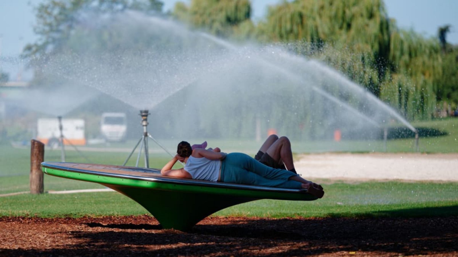 Die Temperaturen sollen am letzten Werktag der Woche auf bis zu 38 Grad Celsius steigen.Uwe Anspach/dpa Die Temperaturen sollen am letzten Werktag der Woche auf bis zu 38 Grad Celsius steigen.Uwe Anspach/dpa