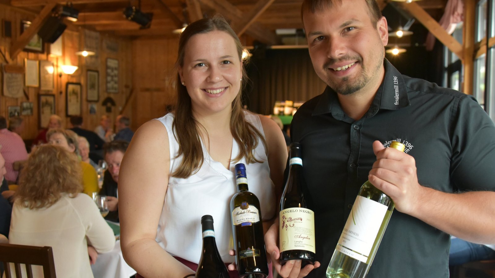 Tobias Fessler und Lisa Marx stellten erlesene Weine aus Canale vor.