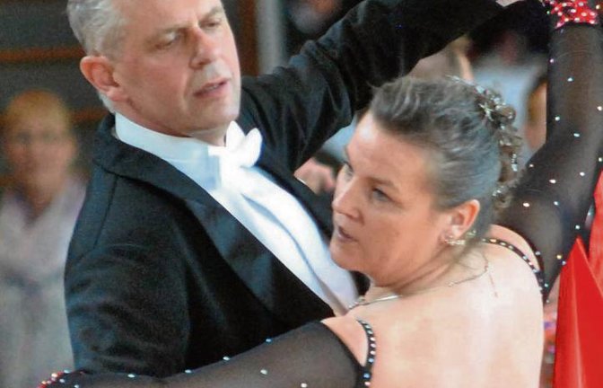Heike und Klaus Weber haben sich bei den Senioren II B beim Heimturnier um den Stromberg-Pokal den Sieg gesichert. Foto: Stahlfeld