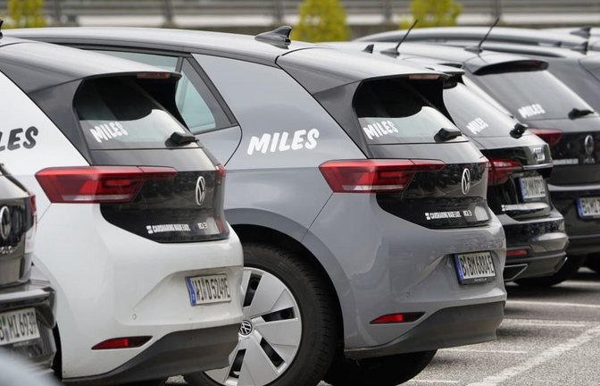 Miles gehört in vielen Städten zu den meistgenutzten Carsharing-Anbietern. Viele Autofirmen haben sich indes aus dem Markt zurückgezogen.<span class='image-autor'>Marcus Brandt/dpa</span>