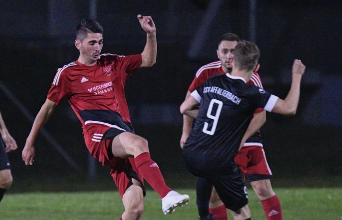 Jannik Burkhardt (links) vom TSV Großglattbach freut sich auf ein Flutlichtspiel in Häfnerhaslach. <span class='image-autor'>Foto: Leitner</span>