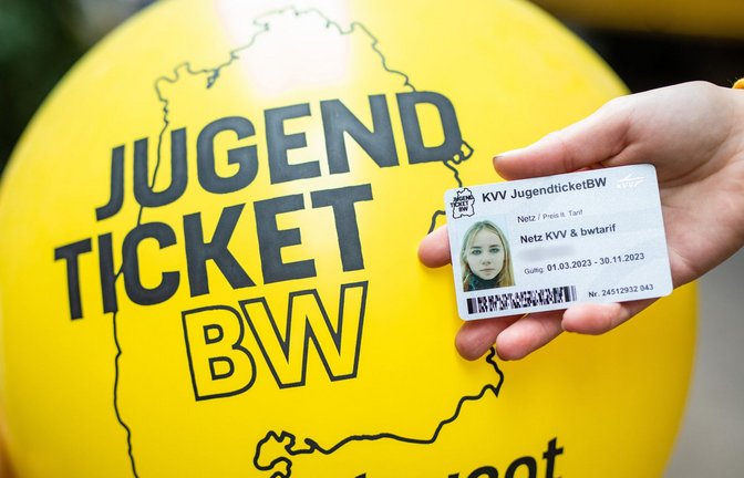 Das JugendticketBW gab es schon vor dem Start des Deutschlandtickets.<span class='image-autor'>Foto: dpa/Christoph Schmidt</span>