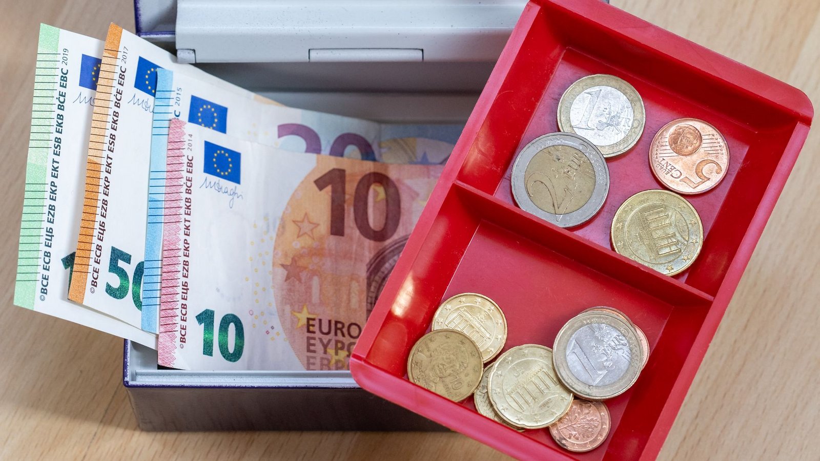 Die öffentlichen Schulden sind im vergangenen Jahr gestiegen, ebenso wie in den Vorjahren. (Symbolbild)Foto: Daniel Karmann/dpa