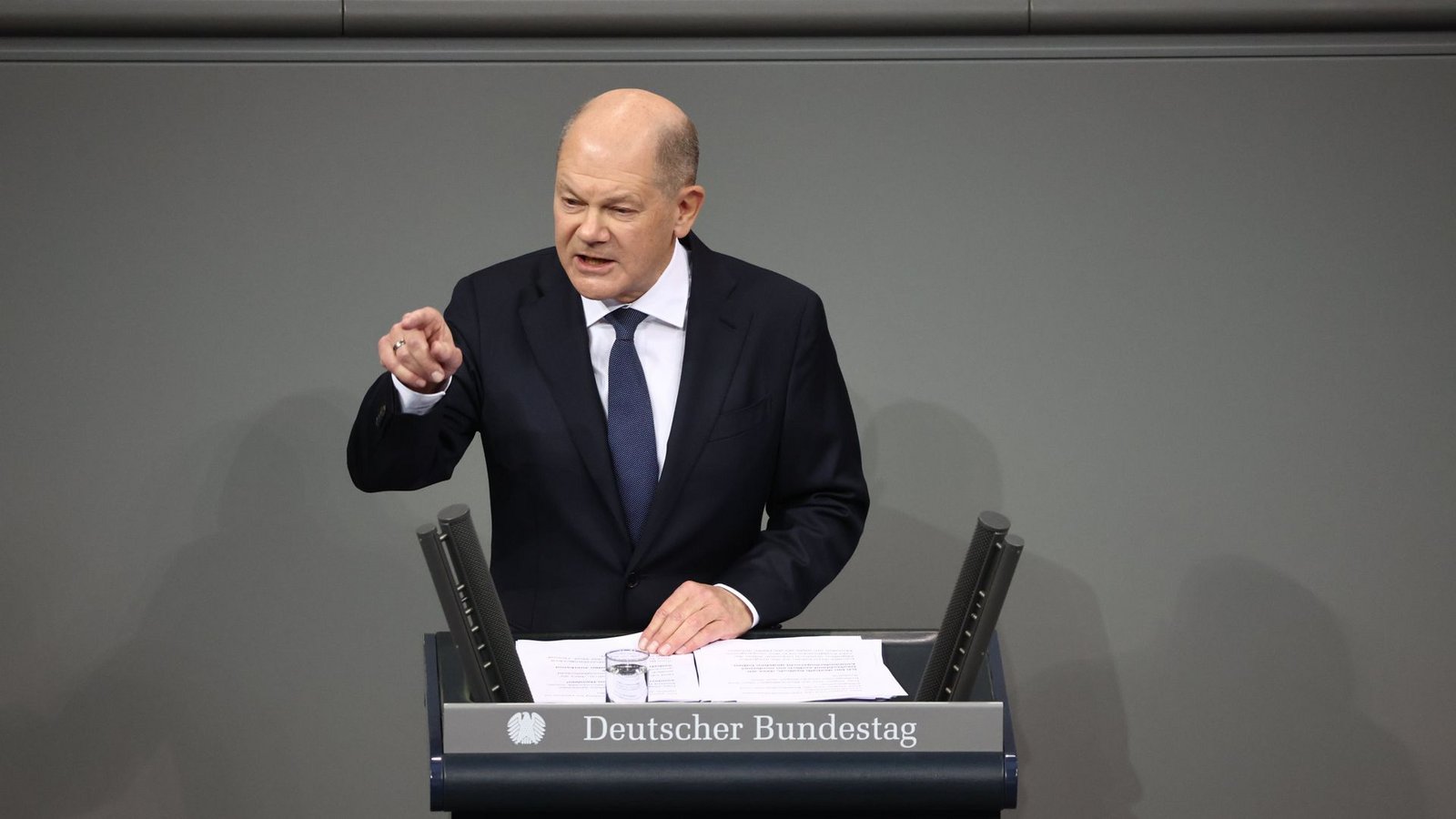 Bundeskanzler Olaf Scholz spricht zur Vertrauensfrage im Bundestag.Foto: dpa/Christoph Soeder Bundeskanzler Olaf Scholz spricht zur Vertrauensfrage im Bundestag.Foto: dpa/Christoph Soeder