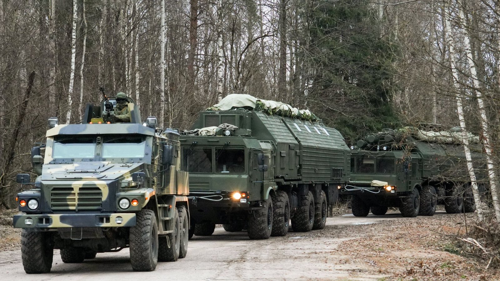 Auf diesem vom Pressedienst des russischen Verteidigungsministeriums am 29. Dezember 2025 zur Verfügung gestellten Bild ist ein russisches Oreschnik-Raketensystem während eines Trainings an einem ungenannten Ort in Belarus zu sehen. Die Rakete Oreschnik gilt als eine der neuesten Entwicklungen der russischen Waffentechnik. Sie ist prinzipiell fähig, Atomsprengköpfe zu tragen.Foto: Imago/ZUMA Press Auf diesem vom Pressedienst des russischen Verteidigungsministeriums am 29. Dezember 2025 zur Verfügung gestellten Bild ist ein russisches Oreschnik-Raketensystem während eines Trainings an einem ungenannten Ort in Belarus zu sehen. Die Rakete Oreschnik gilt als eine der neuesten Entwicklungen der russischen Waffentechnik. Sie ist prinzipiell fähig, Atomsprengköpfe zu tragen.Foto: Imago/ZUMA Press