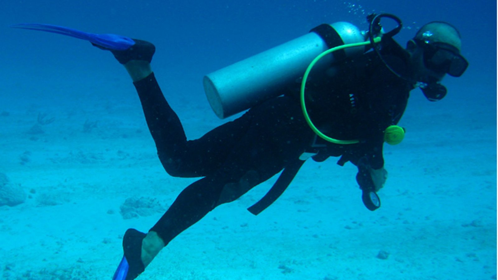 40 Meter: Bis zu dieser Grenze gilt das Sporttauchen – Tauchen mit normaler Pressluft ohne weitere Sicherheitsvorkehrungen – als sicher.Foto: Wikipedia commons/Soljaguar/CC BY-SA 3.0 40 Meter: Bis zu dieser Grenze gilt das Sporttauchen – Tauchen mit normaler Pressluft ohne weitere Sicherheitsvorkehrungen – als sicher.Foto: Wikipedia commons/Soljaguar/CC BY-SA 3.0