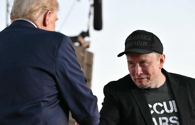 Donald Trump und Elon Musk: Zwei große Egos treffen aufeinander. (Archivbild)<span class='image-autor'>Foto: AFP/JIM WATSON</span>