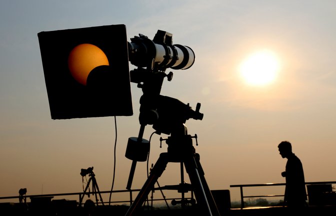 Schauen Sie nicht direkt in die Sonne.<span class='image-autor'>Foto: supot phanna / shutterstock.com</span>