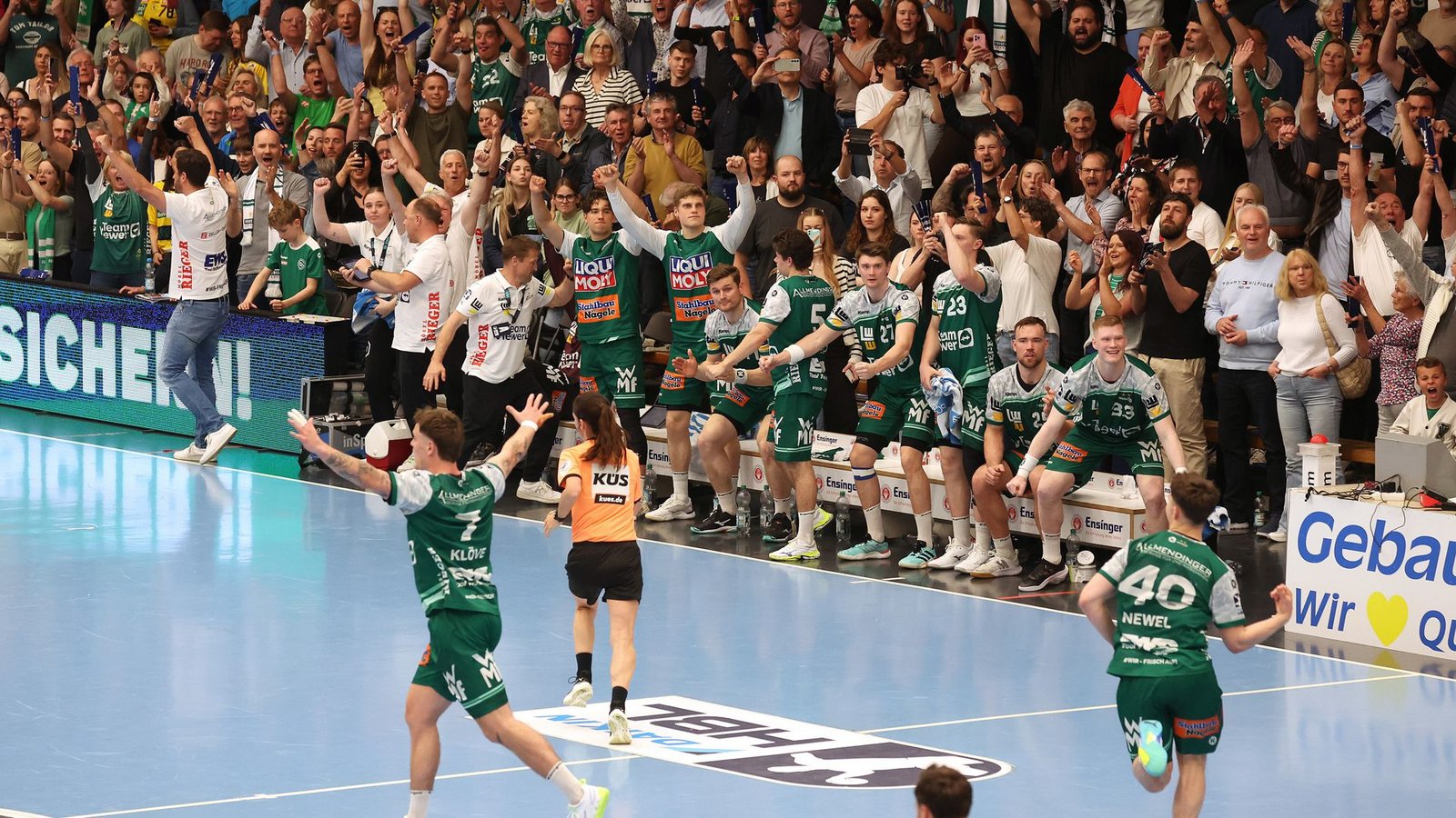 Jubel bei Frisch Auf Göppingen, als ihnen der Sieg nicht mehr zu nehmen war.Foto: Baumann/Alexander Keppler