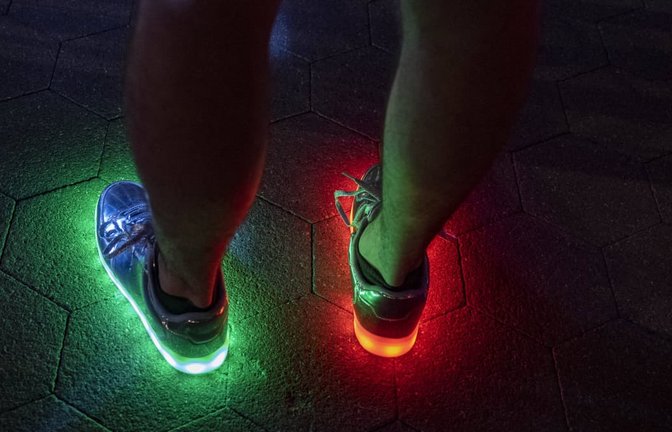 Sneaker für den Auftritt in der Disco - auch das gibt es.<span class='image-autor'>Imago/Zuma Milo Hess</span>