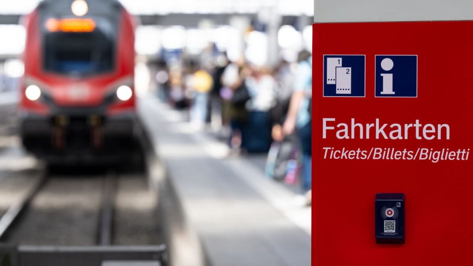 Es wird keine Streichungen im Bayerns Nahverkehr geben.Sven Hoppe/dpa/dpa-tmn Es wird keine Streichungen im Bayerns Nahverkehr geben.Sven Hoppe/dpa/dpa-tmn