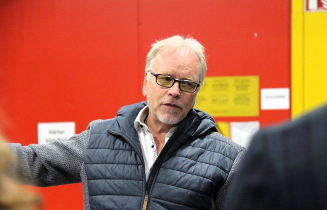 „Sherwin-Williams wächst unglaublich schnell“: Markus Bär, Werkleiter am Standort Vaihingen, stellt das Unternehmen vor. <span class='image-autor'>Foto: Kauer</span>