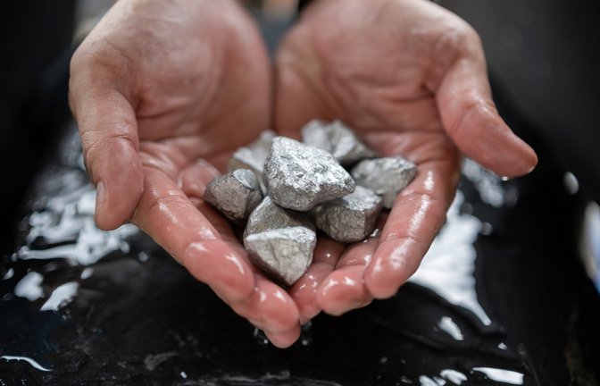 Erfahren Sie, was seltene Erden sind, warum sie für Technik & Energiewende unverzichtbar sind und wie Chinas Exportkontrollen die Weltwirtschaft bedrohen.<span class='image-autor'>Foto: Phawat / Shutterstock.com</span>